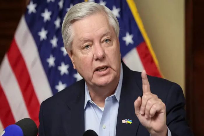 Американский сенатор умер вскоре после визита в Украину