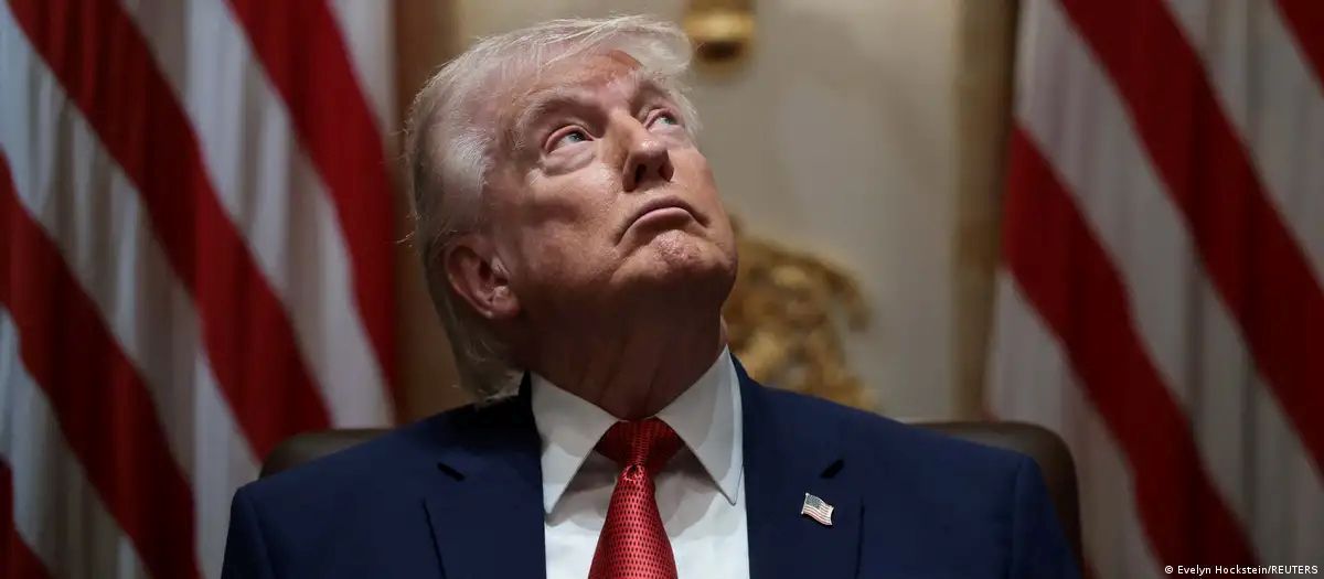 Президент США Дональд Трамп во время заседания в Белом доме 26 марта 2026 года/Фото: Evelyn Hockstein/REUTERS