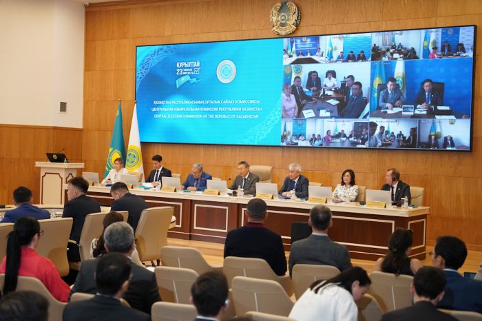 546 казахстанцев хотят попасть в Курултай