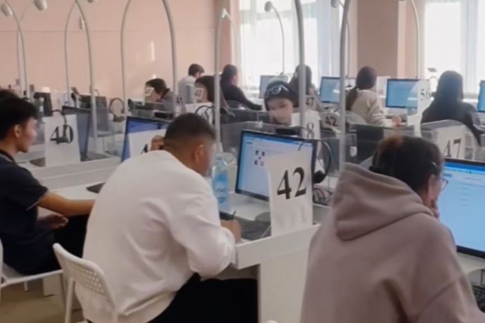 Шпаргалки и смартфоны: больше 20 абитуриентов лишились результатов ЕНТ в Атырау