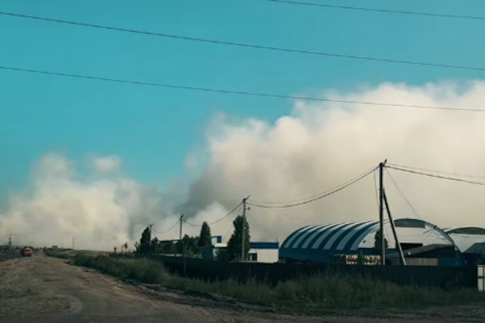Режим ЧС ввели в Уральске из-за пожара на городской свалке