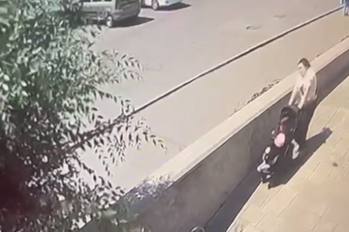 12-летняя девочка уронила лёд на голову женщине с коляской в Павлодаре
