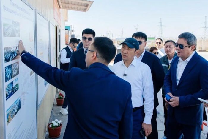 Акчулаков ознакомился с проблемными объектами Макатского района