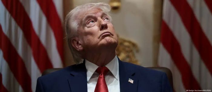 «Самолет-приманка»: Трампа тайно эвакуировали с саммита НАТО