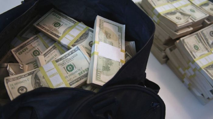 Более 645 млн тенге пытались незаконно вывезти из Казахстана за десять дней