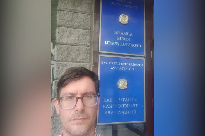 Американец объявил голодовку из-за находящегося в Казахстане сына