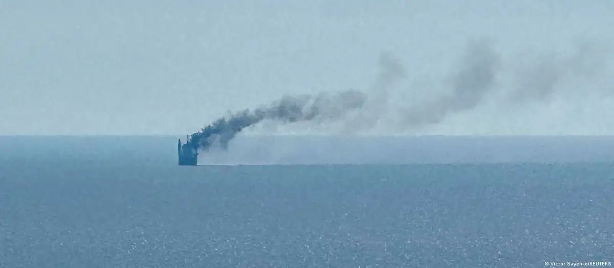 Пожар на гражданском судне в Черном море после удара РФ, июль 2026 года/Фото: Victor Sayenko/REUTERS