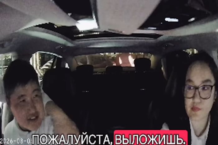 «Сожгу вместе с машиной»: пассажир угрожал девушке-таксисту в Астане