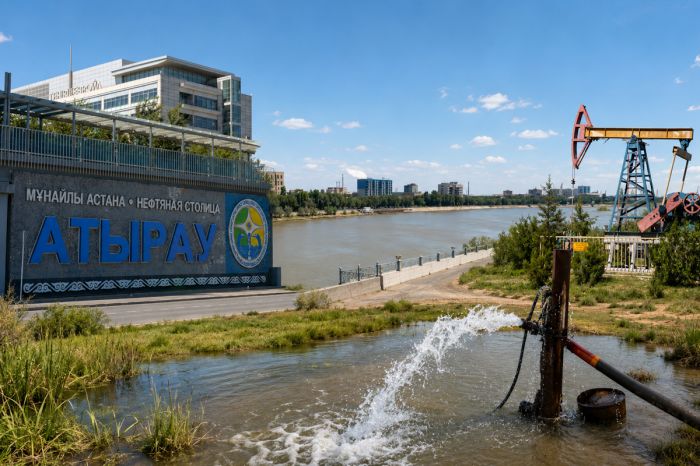 ​Атырауда су тапшы: мұнай өндіреміз бе, су барлаймыз ба?