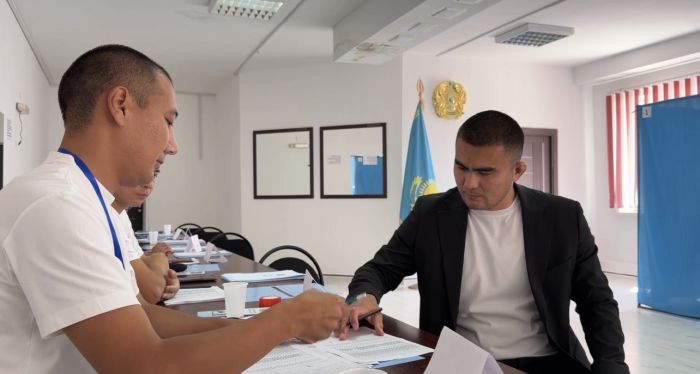 В Жанаталапе продолжается голосование на выборы в Курултай