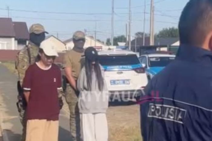 В Атырау задержали двух девушек: их подозревают в распространении наркотиков