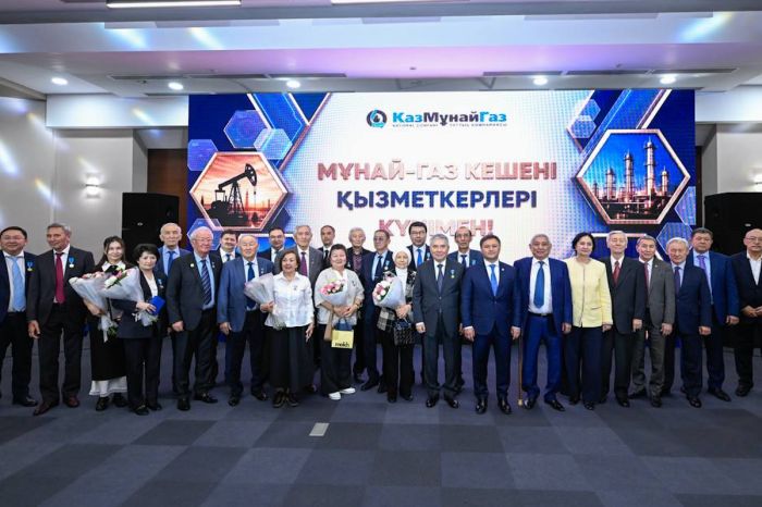 От слесарей до руководителей: сотни нефтяников Казахстана получили награды