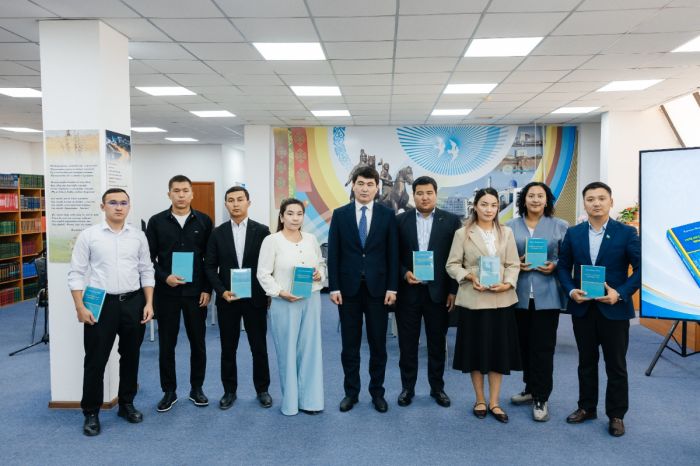 В Атырау презентовали новую книгу Касым-Жомарта Токаева