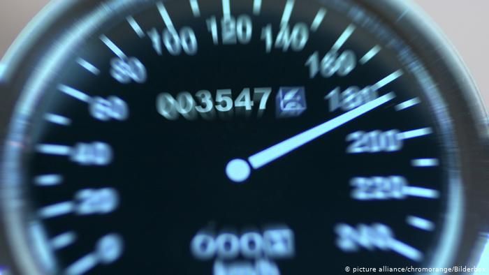 «Увлёкся ездой»: астанчанин разогнал чужой Porsche до 197 км/ч