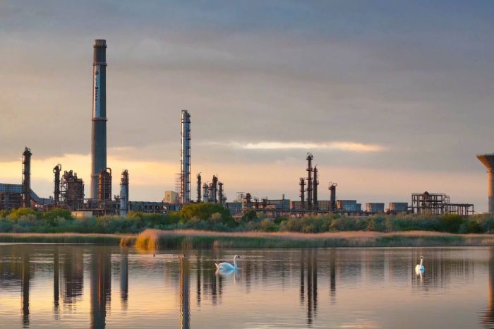 Казахстан модернизирует крупнейший нефтеперерабатывающий завод Румынии