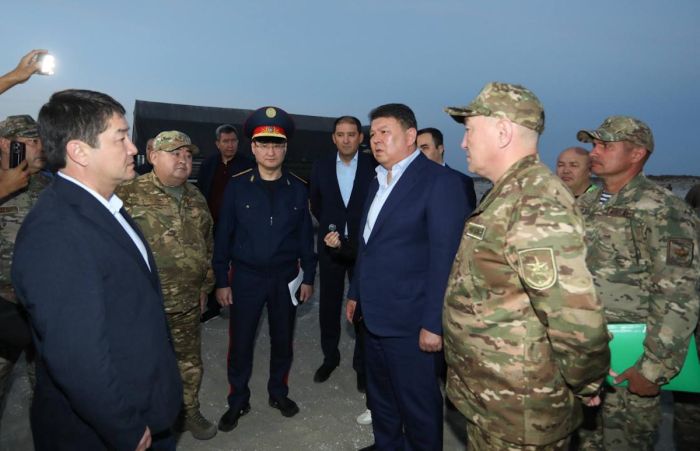 Трагедия на Каспии: поиски двух военнослужащих ведутся круглосуточно