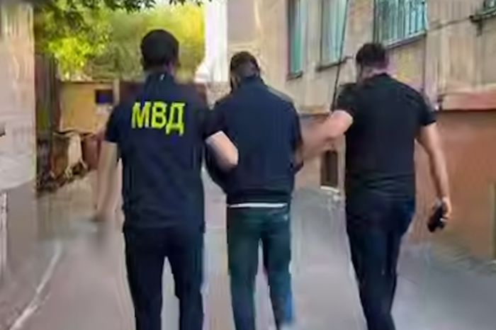 Полиция задержала известного тамаду в гостинице Шымкента