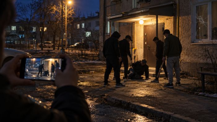 Компания парней избила жителя Атырау за просьбу не шуметь