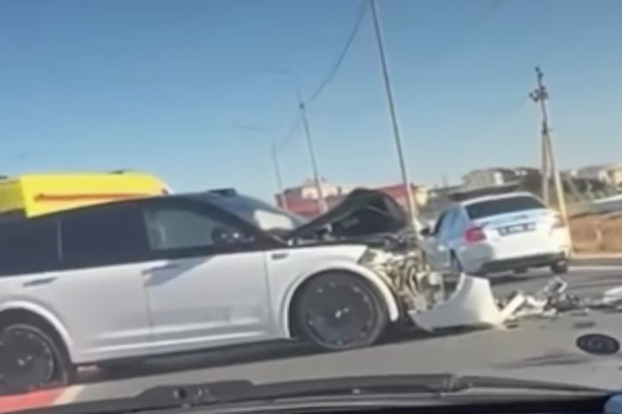 Li Auto и Tank столкнулись у Дренажного моста в Атырау