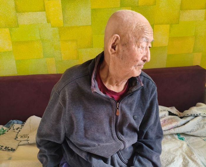 89-летний житель Атырауской области, обвинивший сына в избиении, перенёс микроинсульт