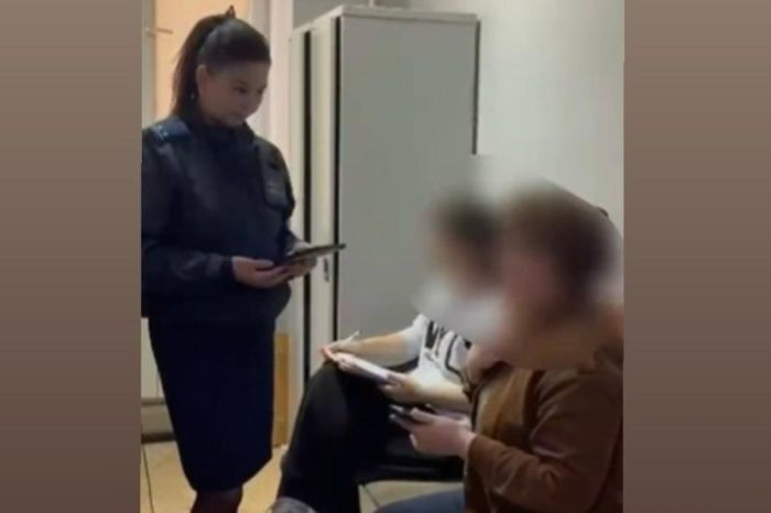 В Атырау мать наказали за мат дочери в прямом эфире TikTok