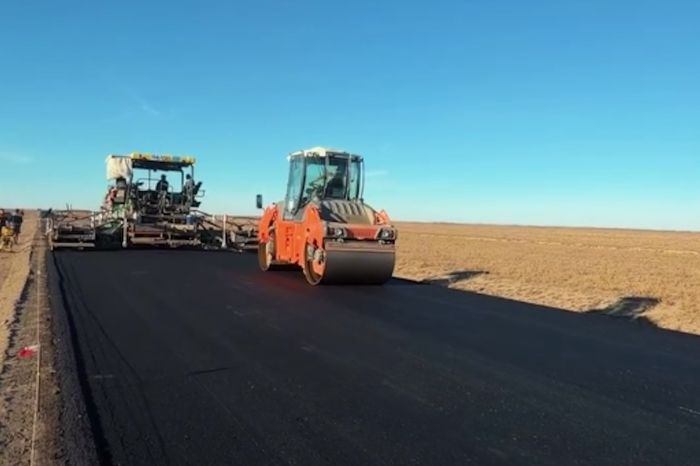Холода близко: сколько успели отремонтировать на трассе Атырау — Уральск