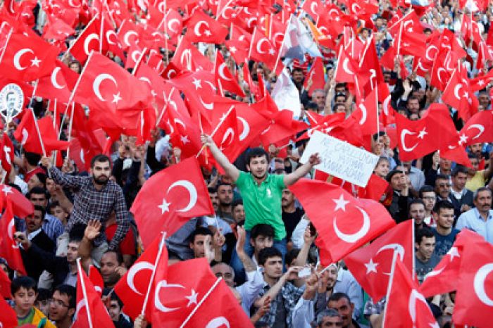 Эрдоган выведет на митинги своих сторонников в противовес оппозиции
