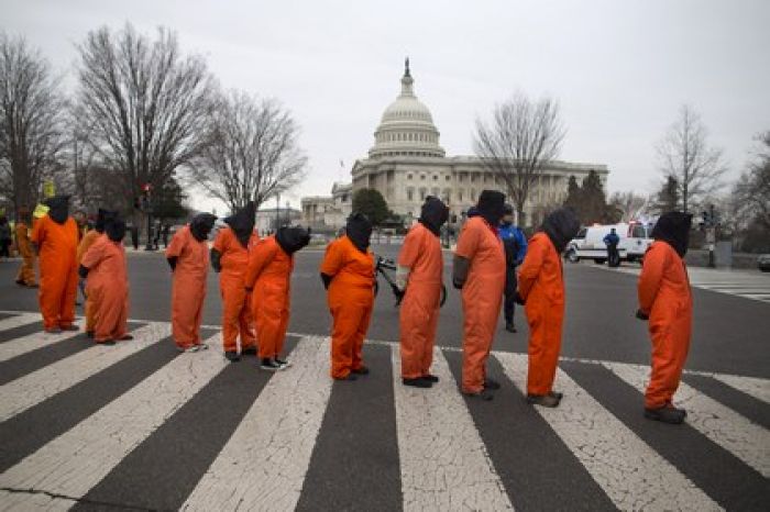 Власти США назвали бессрочных заключенных Гуантанамо