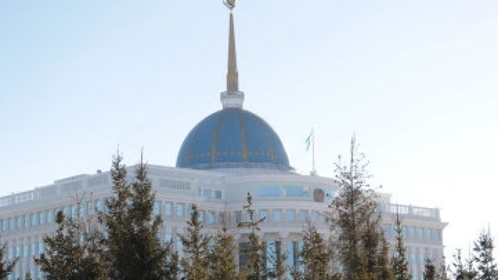 Назарбаев обсудил с Ахметовым вопросы социально-экономического развития страны