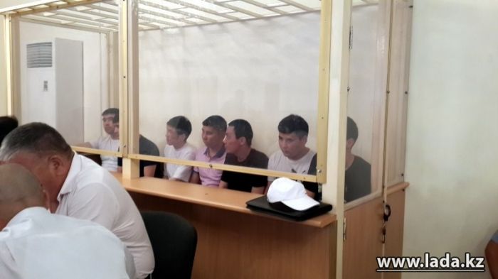 В Актау вынесен приговор жетыбайским насильникам