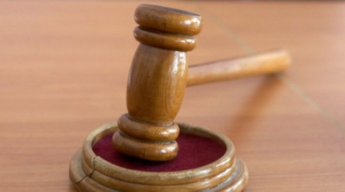 За истязания ВИЧ-положительной дочери на 4 года осуждена жительница Шымкента