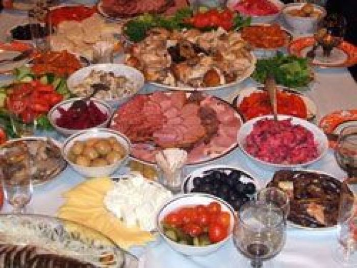 Свыше 60 человек отравились на поминальном обеде в Алматинской области