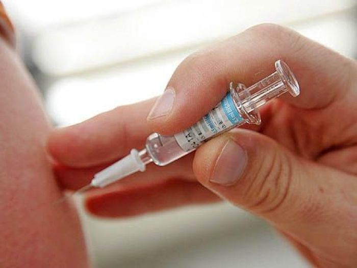 Вакцинация девочек от рака шейки матки приостановлена в Казахстане