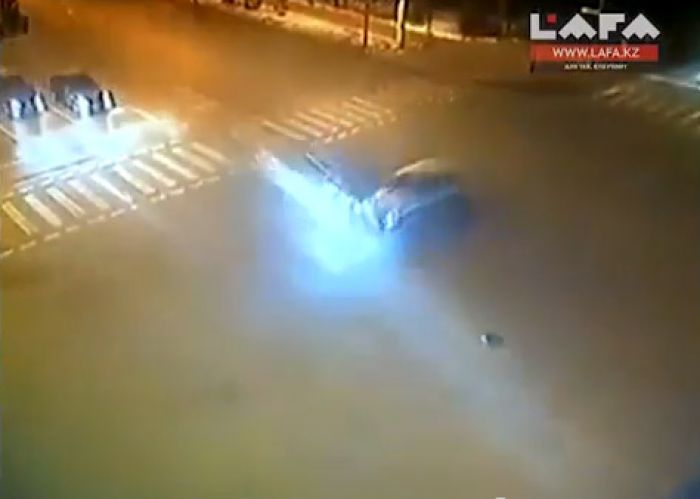 Пьяный полицейский убил водителя в Астане (ВИДЕО)