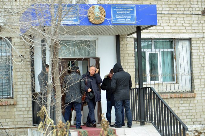 Дело Бергея: Адвокаты заявляют отвод всем атырауским судьям (дополнение)