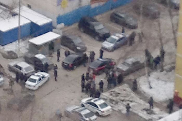 В Москве вооруженный подросток удерживал заложников в школе