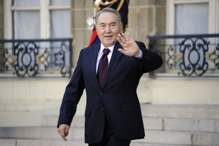 Назарбаев рассказал западным СМИ о выборах 2016 года