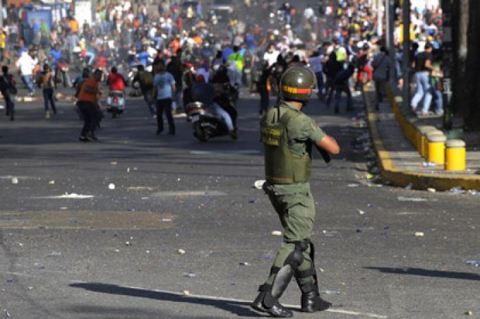 Президент Венесуэлы запретил уличные демонстрации