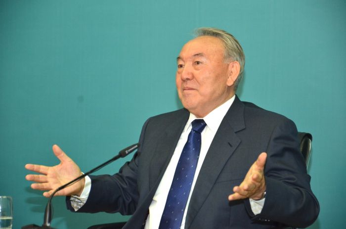 Казахстан не допустит банкротства банков - Назарбаев