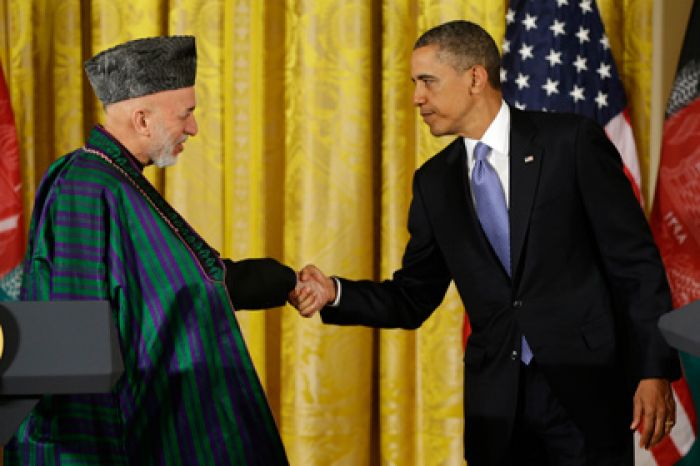 Обама пригрозил оставить Карзая один на один с талибами