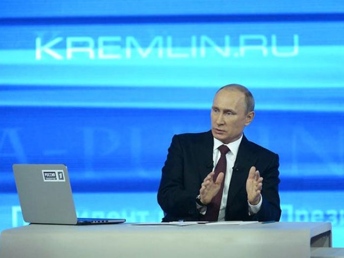 Крым и Украина стали главными темами "прямой линии" Путина