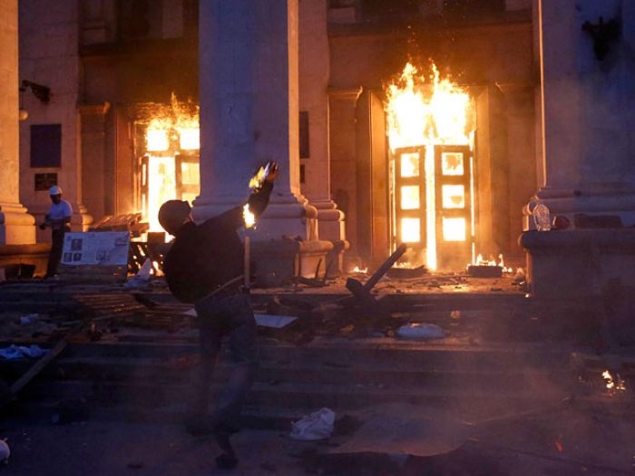 МВД Украины: столкновения в Одессе унесли десятки жизней (Видео)