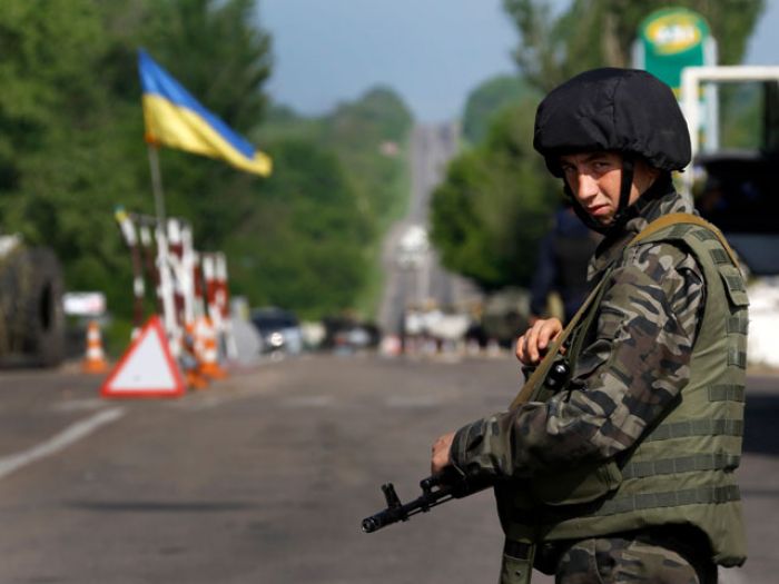 Киев подготовил "особый режим" для востока на время выборов