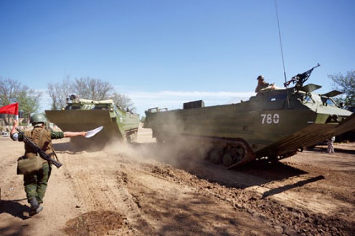 Российские войска отошли от украинской границы