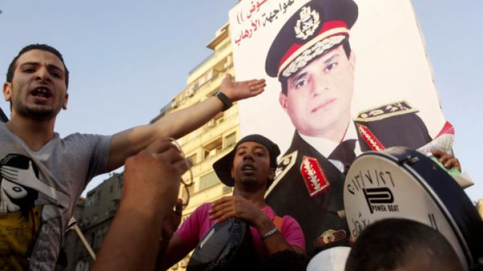 Сторонники аль-Сиси начали праздновать победу в Египте