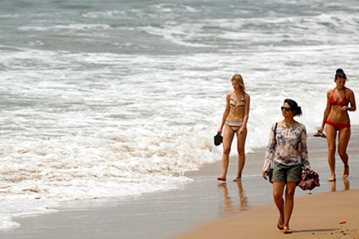 На Гоа предложили запретить бикини на пляже