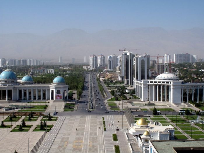 Абитуриенты Туркмении освобождены от вступительного экзамена по "Рухнаме"