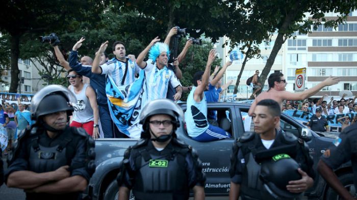 Аргентинские болельщики устроили беспорядки в Буэнос-Айресе после финала ЧМ-2014
