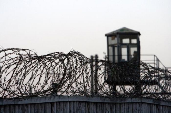 Совершившего побег заключенного задержали на окраине Караганды