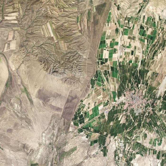 Как выглядит граница Казахстана и Китая из космоса (фото)